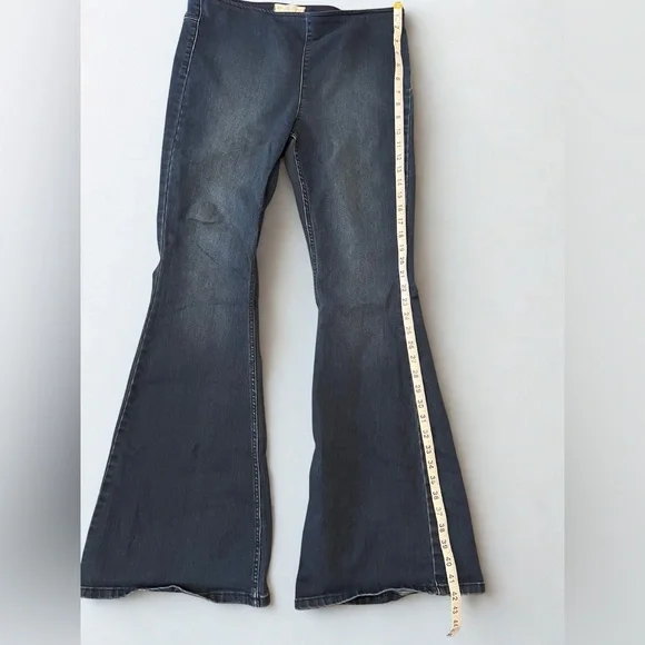 We The Free Dark Blue Penny Pull On Flare Jeans π» - Picture 4 of 9